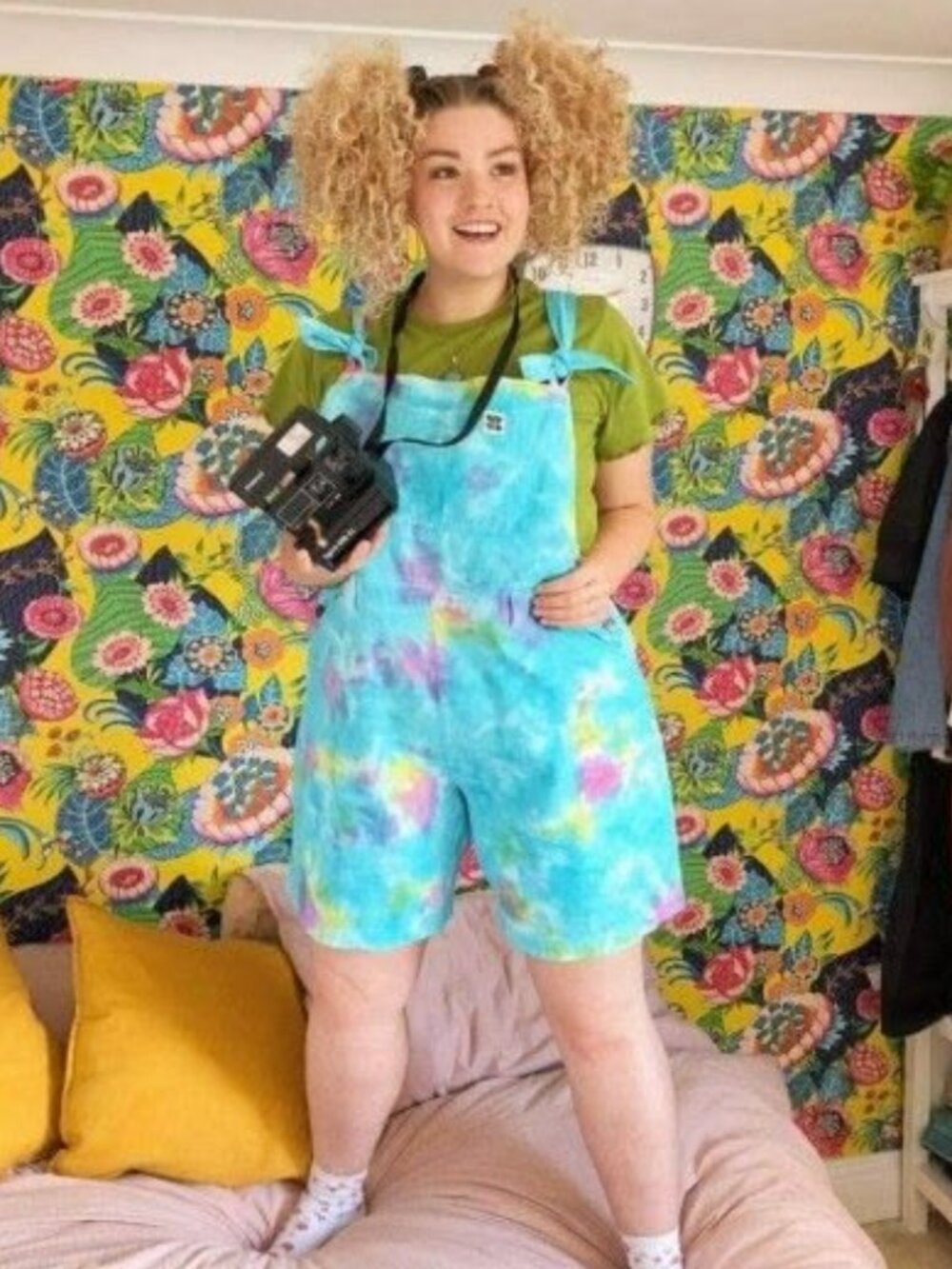 Lucy & Yak Women's Organic Cotton Timmy Dungaree Shorts in Tie Dye Size 18
